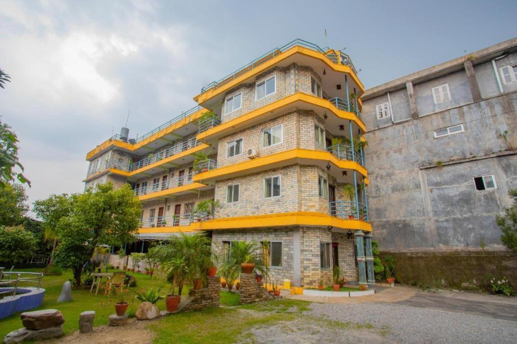 Spot On 445 New Hotel Natureland Pokhara Exterior photo