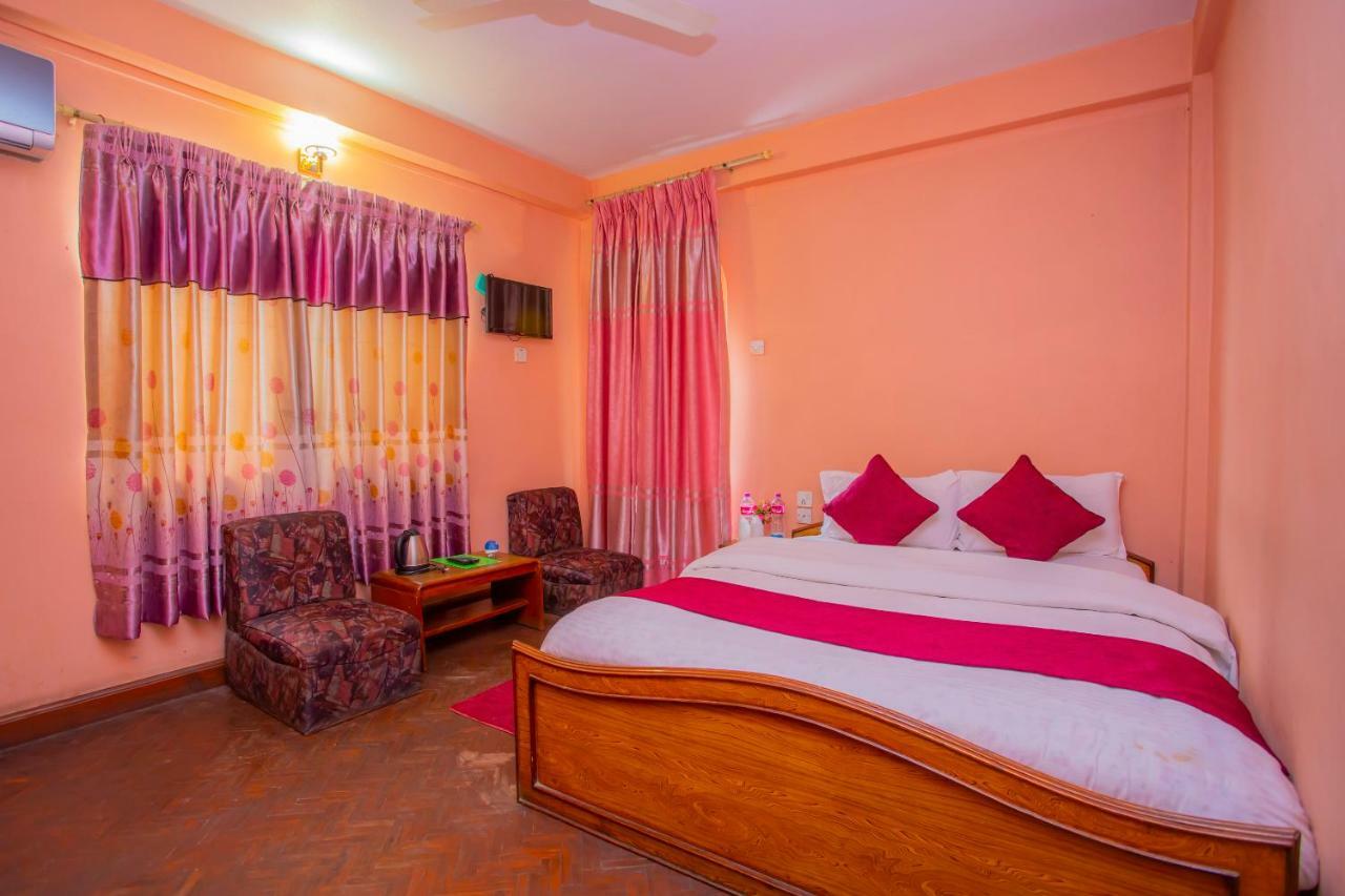 Spot On 445 New Hotel Natureland Pokhara Exterior photo